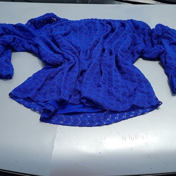 Fever Blue lace blouse bell sleeves - Picture 5 of 8